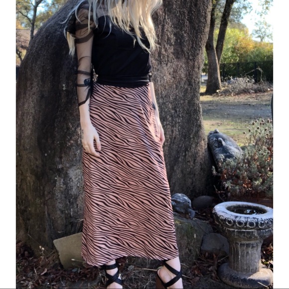 NEW Tiger Skirt - Picture 3 of 7